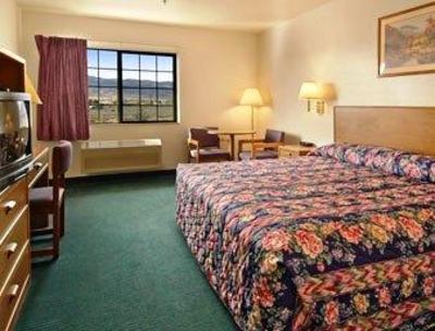 фото отеля Super 8 Motel Battle Mountain