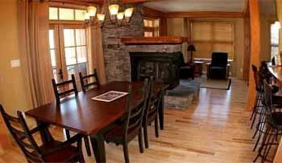 фото отеля Canadian Mountain Lodging at Kicking Horse Mountain Resort