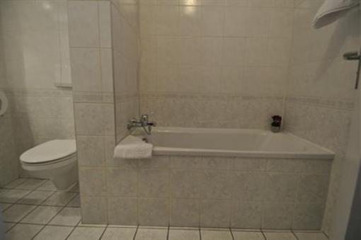 фото отеля Contact Hotel Foch