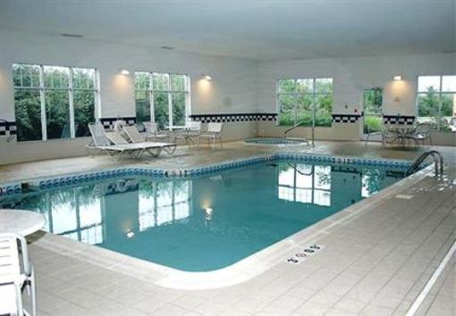 фото отеля Fairfield Inn & Suites Fairmont