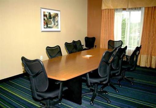 фото отеля Fairfield Inn & Suites Fairmont