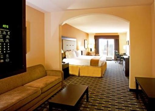 фото отеля Holiday Inn Express Hotel & Suites Beeville
