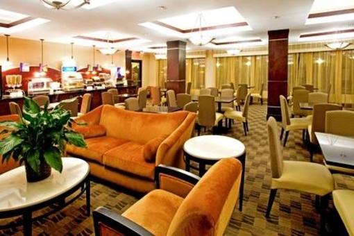 фото отеля Holiday Inn Express Hotel & Suites Beeville