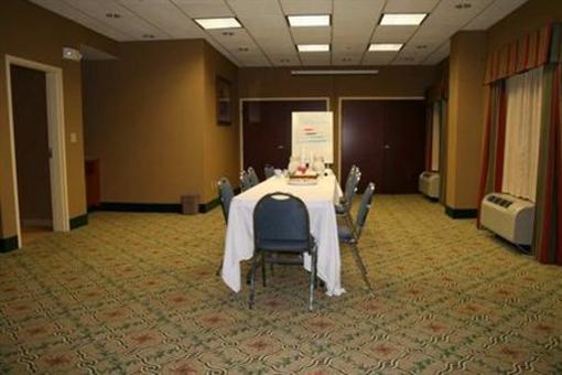 фото отеля Hampton Inn & Suites Greenfield (Massachusetts)