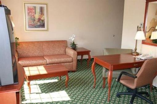 фото отеля Hampton Inn & Suites Greenfield (Massachusetts)