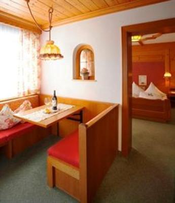 фото отеля Naturparkhotel Ober Lechtalerhof Holzgau
