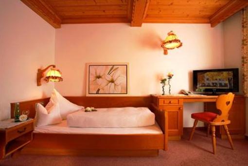 фото отеля Naturparkhotel Ober Lechtalerhof Holzgau
