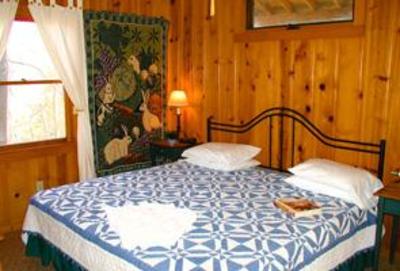 фото отеля Old Stone Inn Mountain Lodge & Restaurant Waynesville
