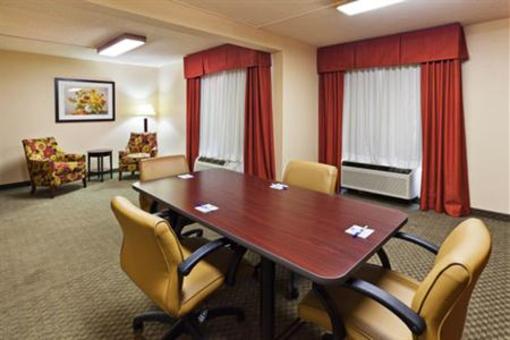 фото отеля Holiday Inn Express Knoxville North