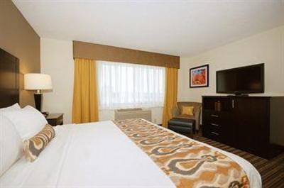 фото отеля Best Western Plus Newark Christiana Inn