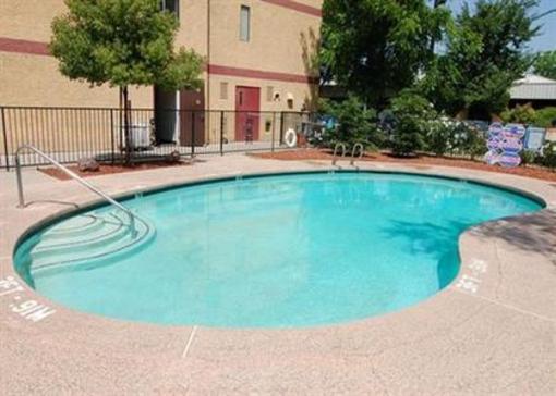 фото отеля Econo Lodge Inn & Suites Yuba City