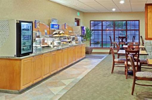 фото отеля Holiday Inn Express Hotel & Suites Cheney - University Area