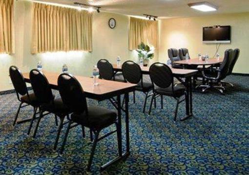 фото отеля Econo Lodge Inn & Suites Clinton (Oklahoma)