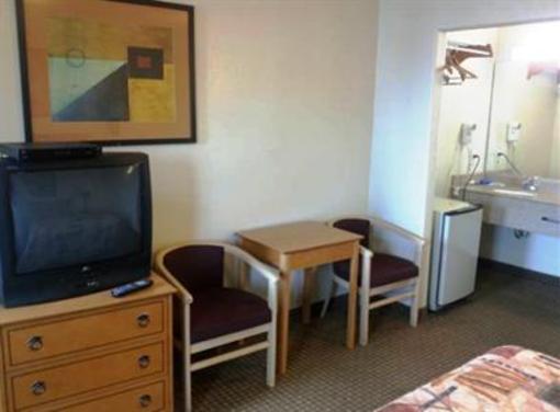 фото отеля Economy Inn Presidio