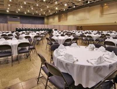 фото отеля Ramada Hotel Waterloo (Iowa)