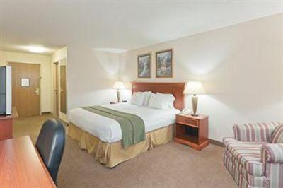 фото отеля Holiday Inn Express Adrian