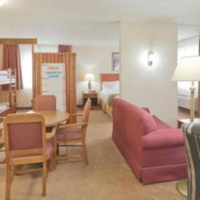 фото отеля Holiday Inn Express Adrian