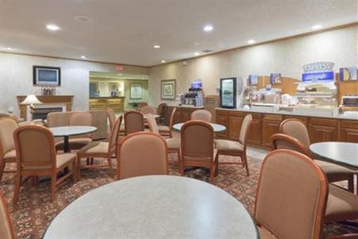 фото отеля Holiday Inn Express Adrian