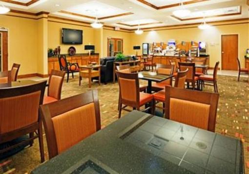 фото отеля Holiday Inn Express Hotel & Suites Phenix City-Fort Benning Area