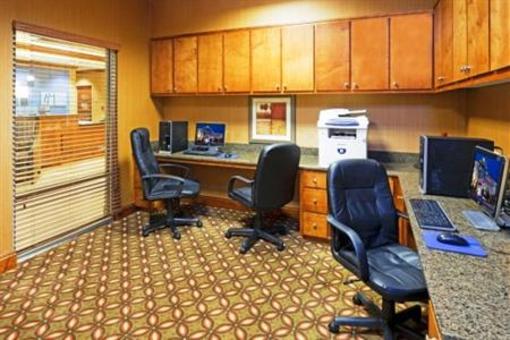 фото отеля Holiday Inn Express Hotel & Suites Phenix City-Fort Benning Area