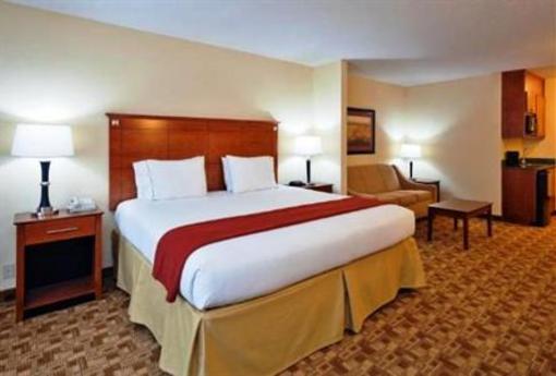 фото отеля Holiday Inn Express Hotel & Suites Phenix City-Fort Benning Area