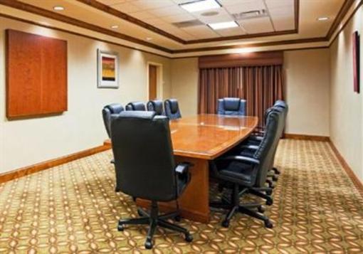 фото отеля Holiday Inn Express Hotel & Suites Phenix City-Fort Benning Area