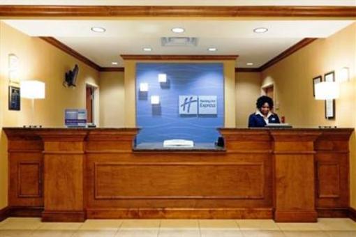 фото отеля Holiday Inn Express Hotel & Suites Phenix City-Fort Benning Area