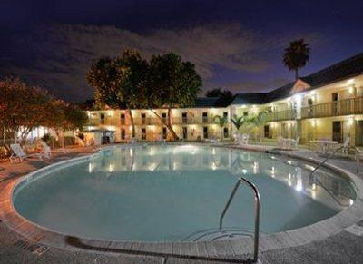 фото отеля Quality Inn & Suites Near Fort Sam Houston