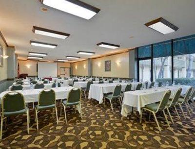 фото отеля Quality Inn & Suites Near Fort Sam Houston