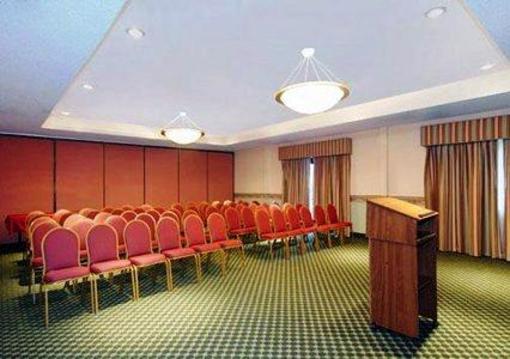 фото отеля Comfort Inn and Suites Newark