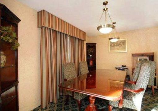 фото отеля Comfort Inn and Suites Newark