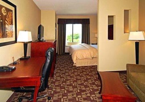 фото отеля Comfort Suites Near Northeast Mall Richland Hills