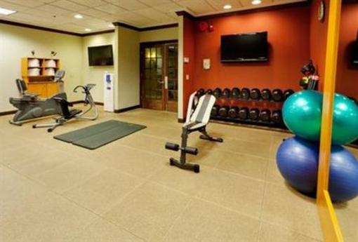 фото отеля Ramada Plaza Long Island MacArthur Airport Hotel