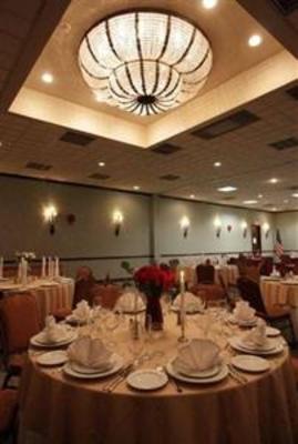 фото отеля Ramada Plaza Long Island MacArthur Airport Hotel