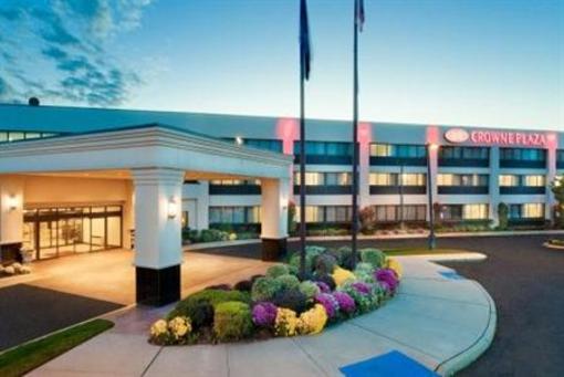 фото отеля Ramada Plaza Long Island MacArthur Airport Hotel