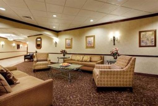 фото отеля Ramada Plaza Long Island MacArthur Airport Hotel