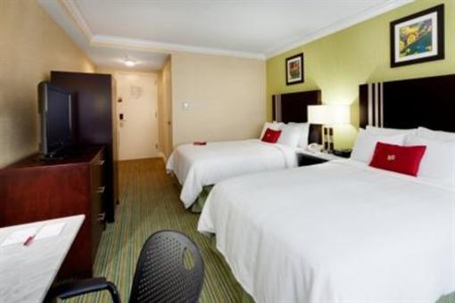 фото отеля Ramada Plaza Long Island MacArthur Airport Hotel