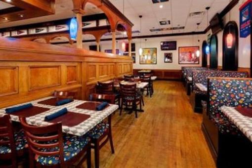 фото отеля Ramada Plaza Long Island MacArthur Airport Hotel