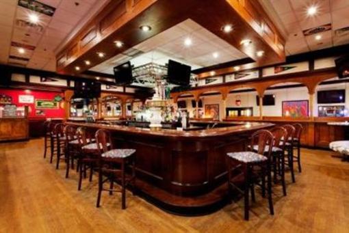 фото отеля Ramada Plaza Long Island MacArthur Airport Hotel