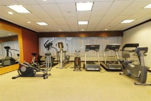 фото отеля Ramada Plaza Long Island MacArthur Airport Hotel