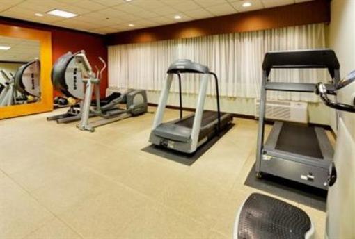 фото отеля Ramada Plaza Long Island MacArthur Airport Hotel