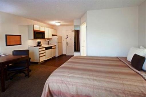 фото отеля Hawthorn Suites by Wyndham Orlando Altamonte Springs