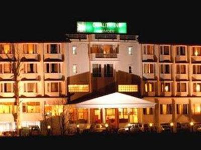 фото отеля Quality Inn Himdev