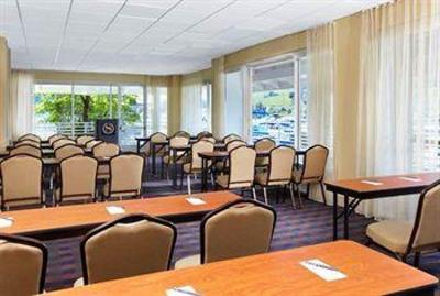 фото отеля Sheraton Sonoma County - Petaluma