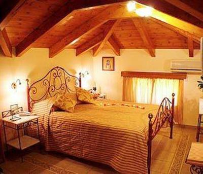 фото отеля Andreolas Luxury Suites