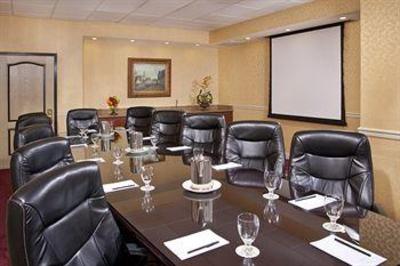 фото отеля Ayres Hotel Seal Beach