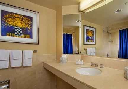 фото отеля Courtyard Hotel Northwest Washington D.C.