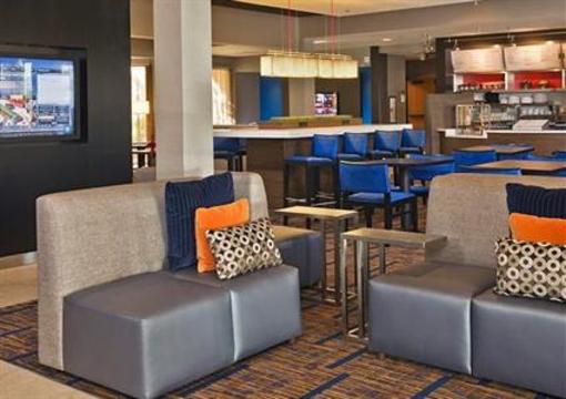 фото отеля Courtyard by Marriott Philadelphia Airport