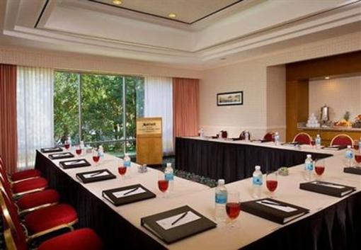 фото отеля Chicago Marriott Suites Downers Grove
