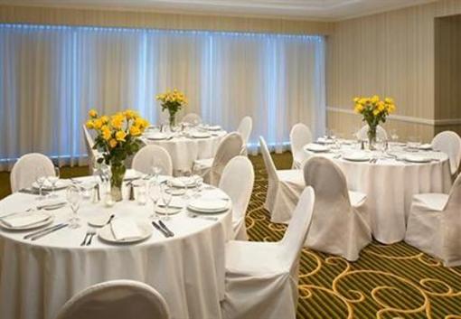 фото отеля Chicago Marriott Suites Downers Grove